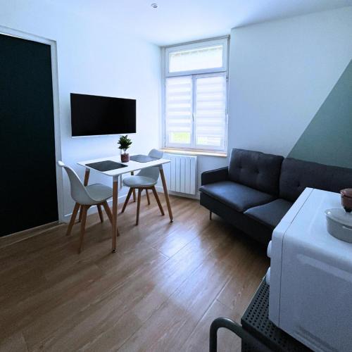 Saint-Quentin Apartment | ꨄ Combo centre-ville - 8 pers - 3 chambres avec salle de bain