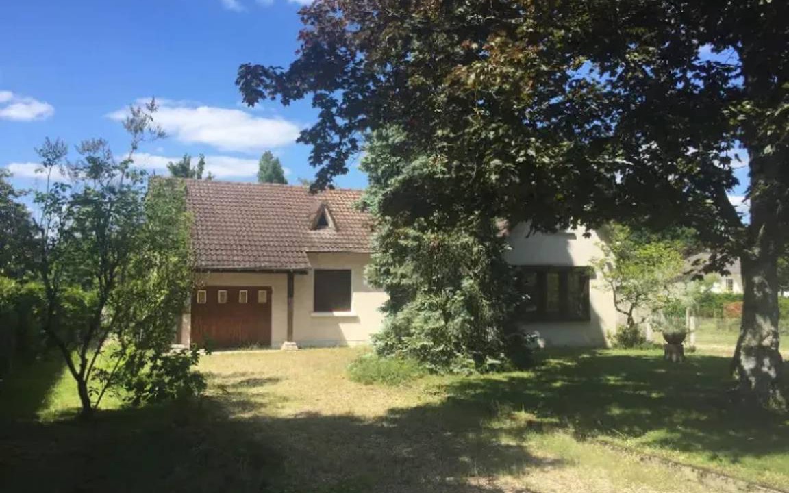 Vierzon House | 100 m² House ∙ 4 bedrooms ∙ 8 guests