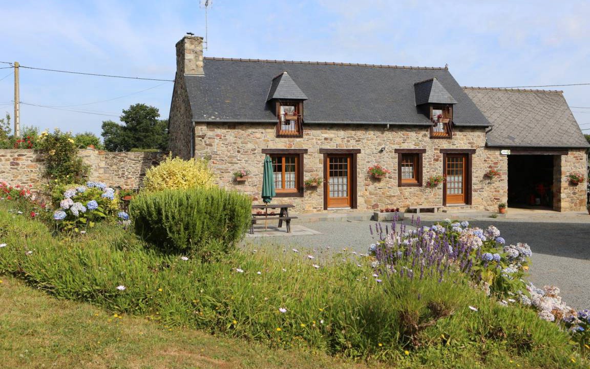 Pledeliac House | 102 m² Gîte ∙ 3 bedrooms ∙ 5 guests