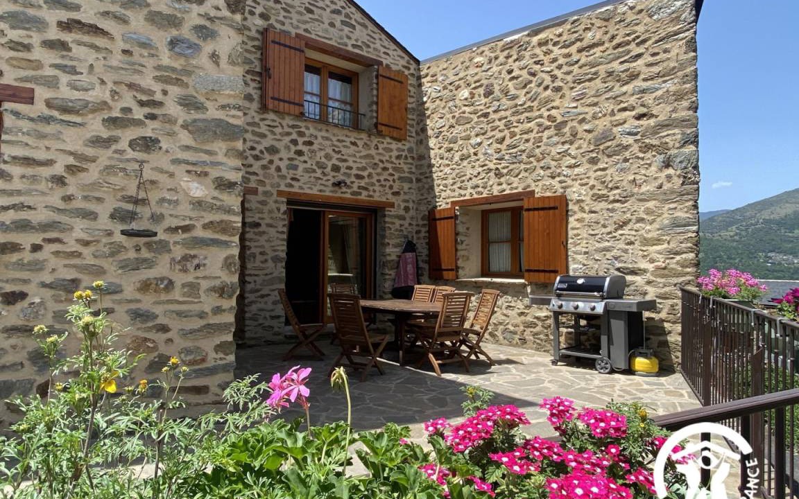 Souanyas House | 135 m² Gîte ∙ 4 bedrooms ∙ 8 guests