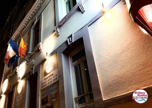 Anatole France Danton Apartment | 15 m² Serviced apartment ∙ 3 guests