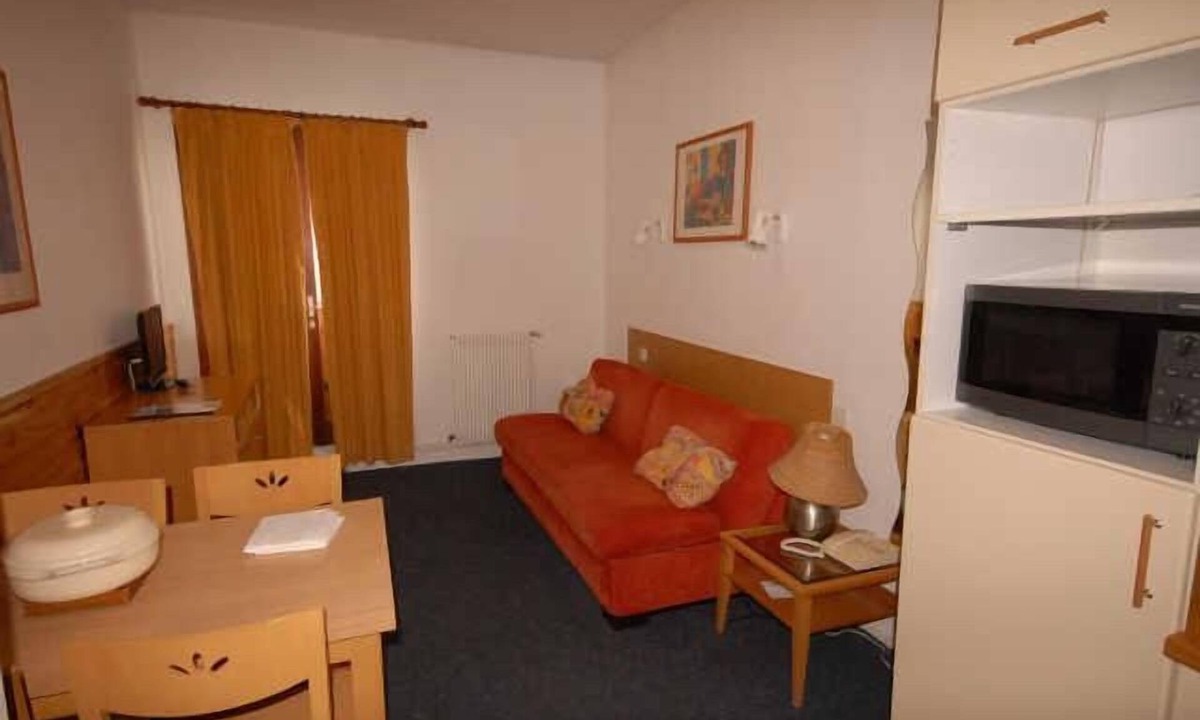 Eaux-Bonnes Apartment | 150m from ski slopes, 1st floor, view resort, fitness, swimming pool, sauna, balcony, tv, ski locker