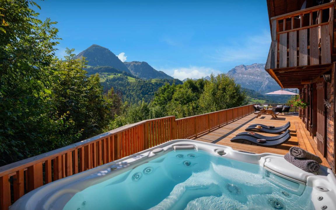 Manigod Ski Chalet | 180 m² Chalet ∙ 5 bedrooms ∙ 8 guests