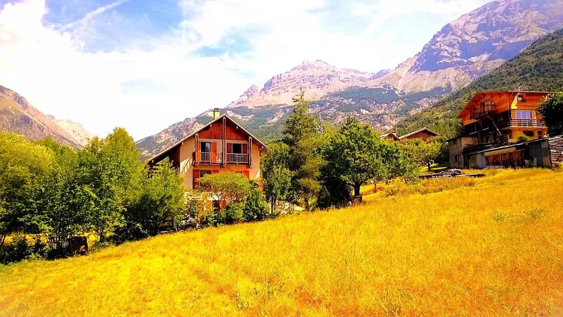 Vallouise-Pelvoux Ski Chalet | 180 m² Chalet ∙ 5 bedrooms ∙ 10 guests