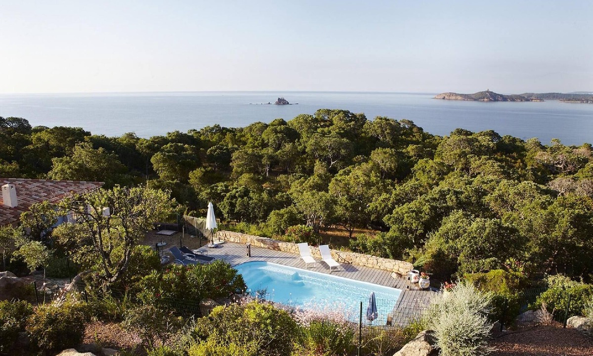 Pinarellu Villa | 180° view of Pinarello Bay Heated pool Private access to cove 5/7 rooms