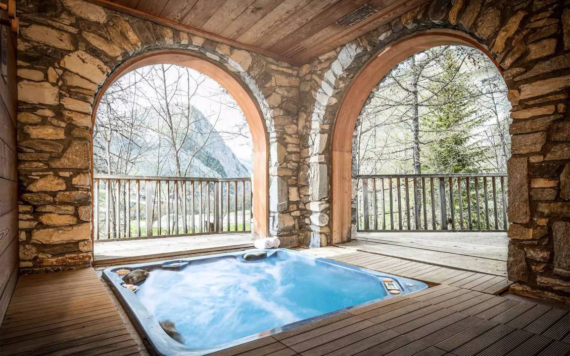 Le Cret Ski Chalet | 200 m² Chalet ∙ 4 bedrooms ∙ 10 guests