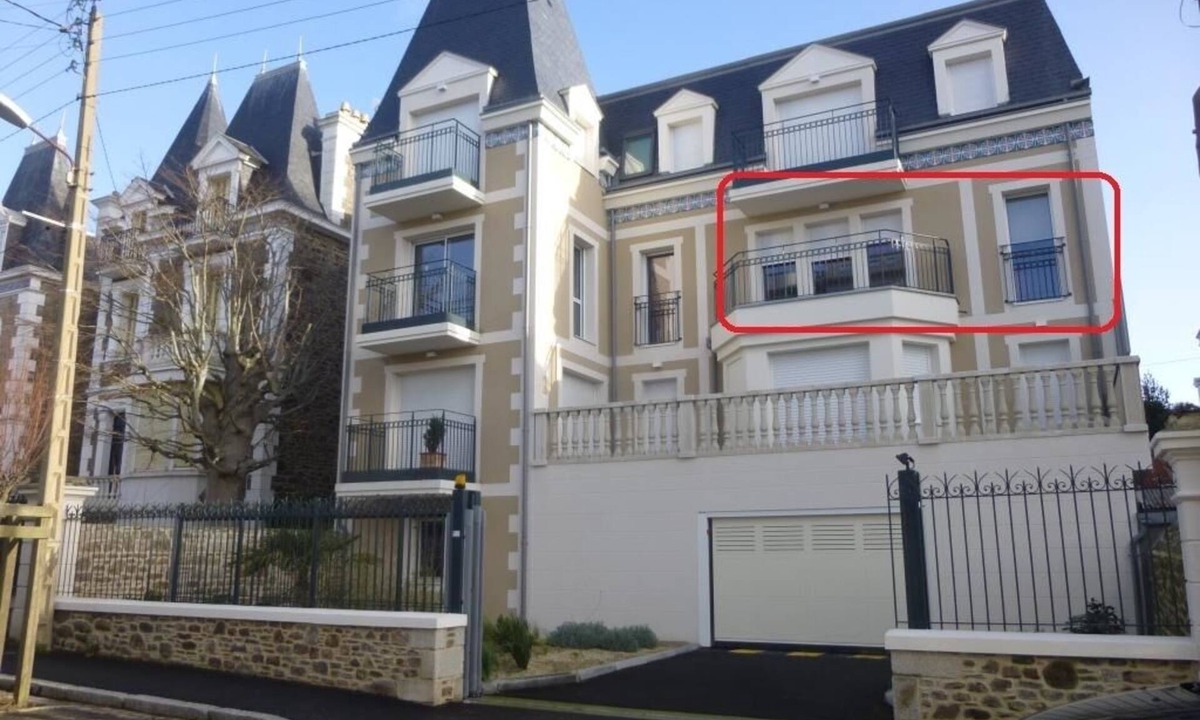 Courtoisville-Sillon-Moka Apartment | 2nd floor apartment in Ker Louis residence, lift, private parking space