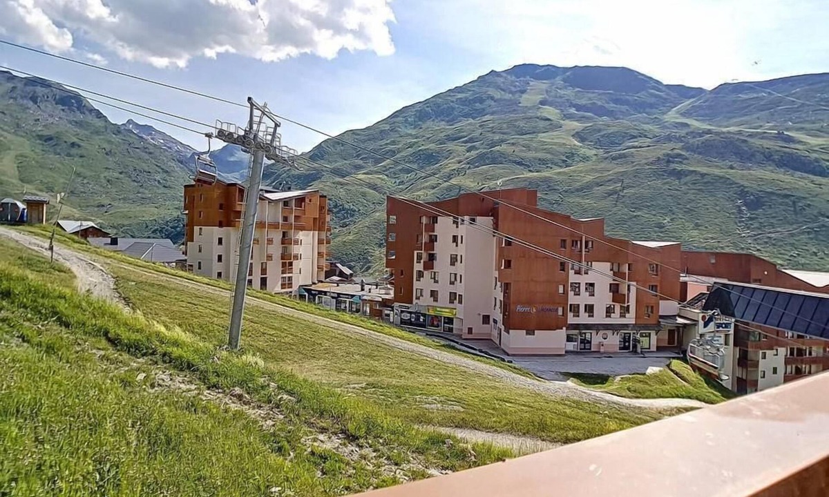 Reberty Apartment | 2nd floor, balcony, tv, ski locker, 27m², Les Menuires