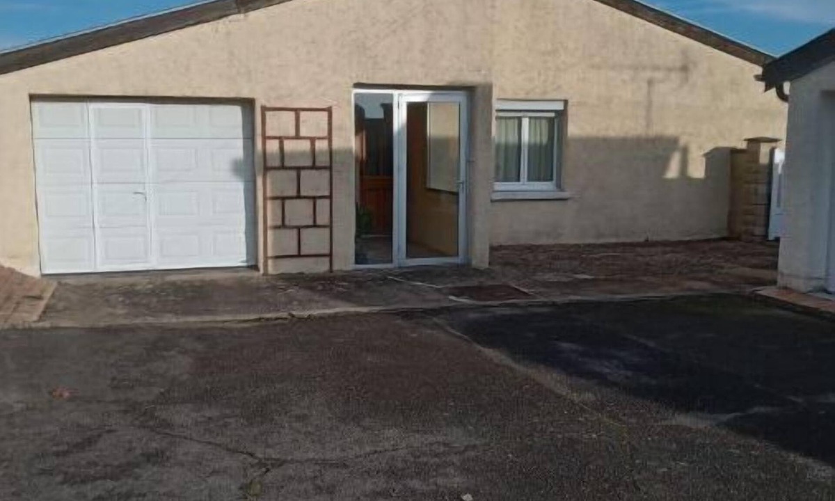 Chateaudun House | 3 Bedroom Private vacation home in ChÃ¢teaudun