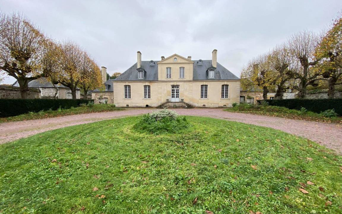 Feuguerolles-Bully House | 320 m² House ∙ 8 bedrooms ∙ 15 guests