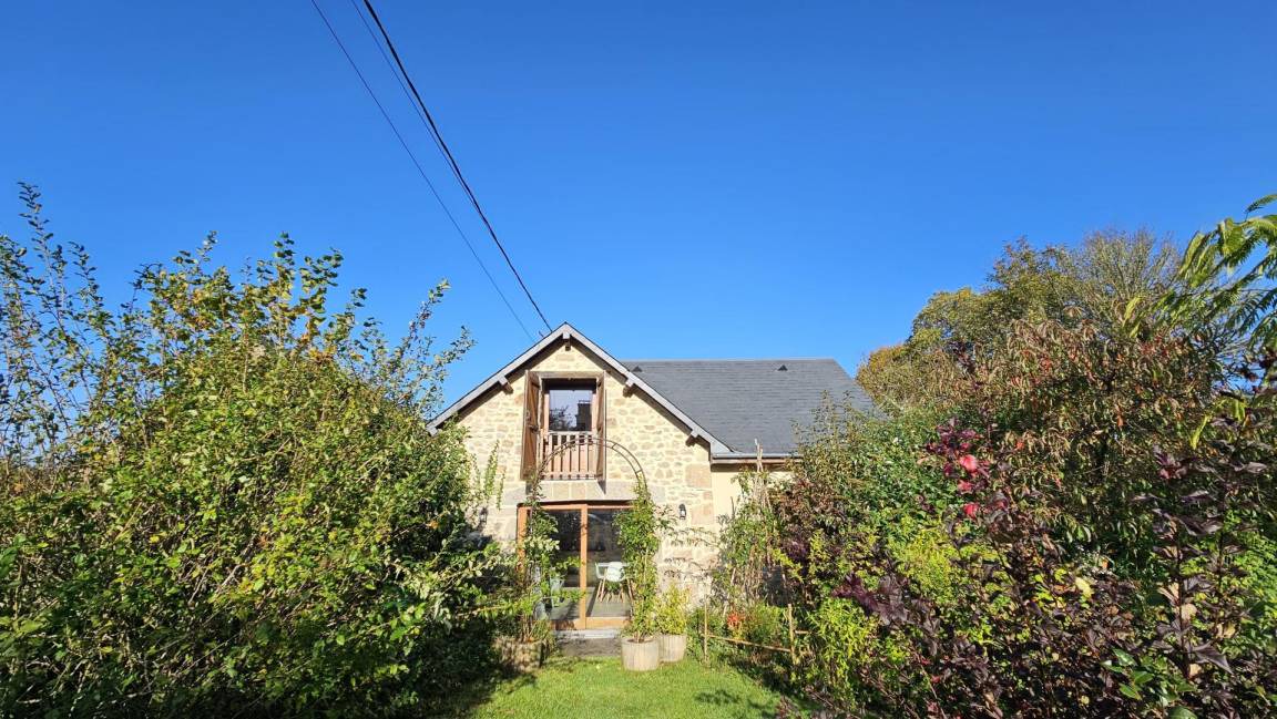 Marcillac-la-Croisille House | 45 m² Gîte ∙ 1 bedroom ∙ 2 guests