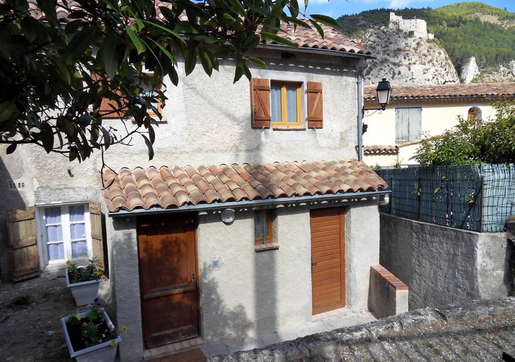 Entrevaux House | 46 m² Gîte ∙ 2 bedrooms ∙ 4 guests