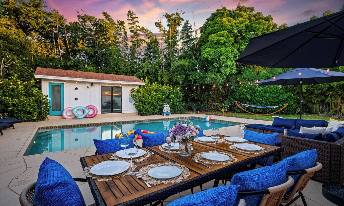 West Palm Beach House | 4BR Private Family Pool Getaway Near Beaches & Downtown