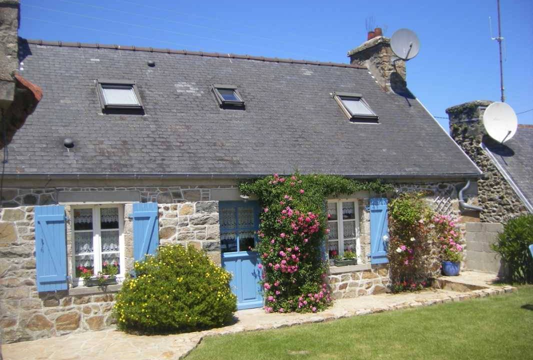 Plougrescant House | 70 m² Gîte ∙ 3 bedrooms ∙ 4 guests