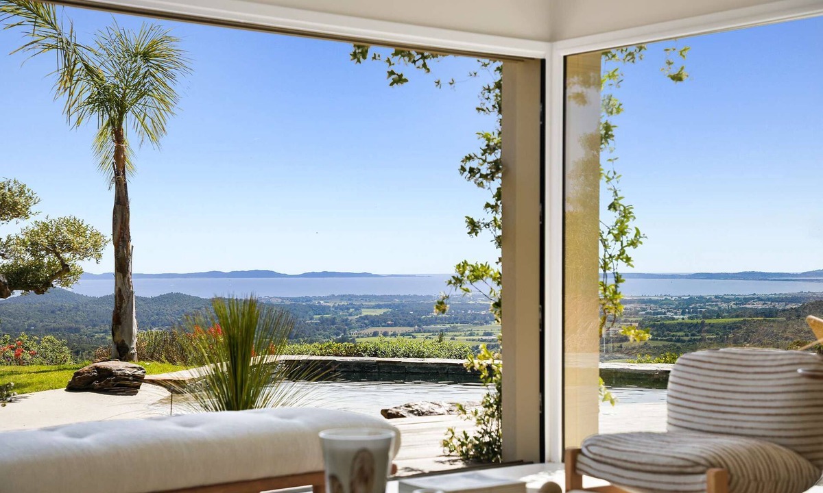 La Londe-les-Maures House | Air-conditioned dream villa with lagoon-style pool and sea view for 6 guests in La Londe-les-Maures