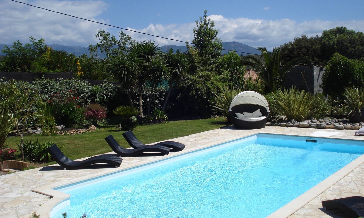 Appietto Villa | Air-conditioned villa with private pool and jacuzzi, in a quiet location close to beaches.