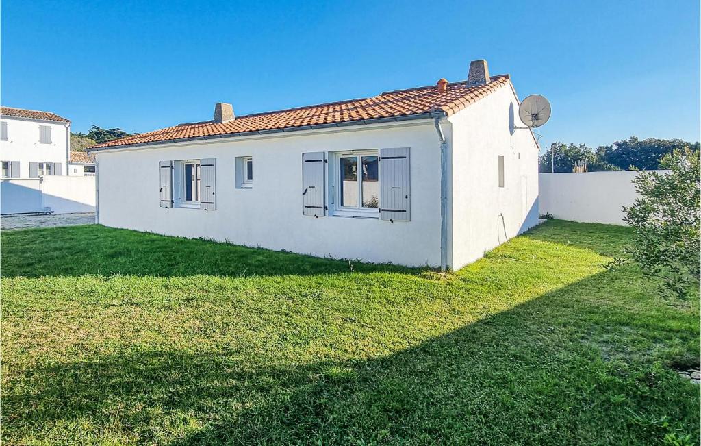 Les Portes-en-Re House | Amazing Home In Les Portes-En-Ré