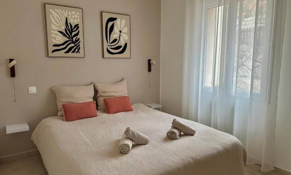 Pierrevert House | An escapade in Provence lulled by birdsong. House 63m2