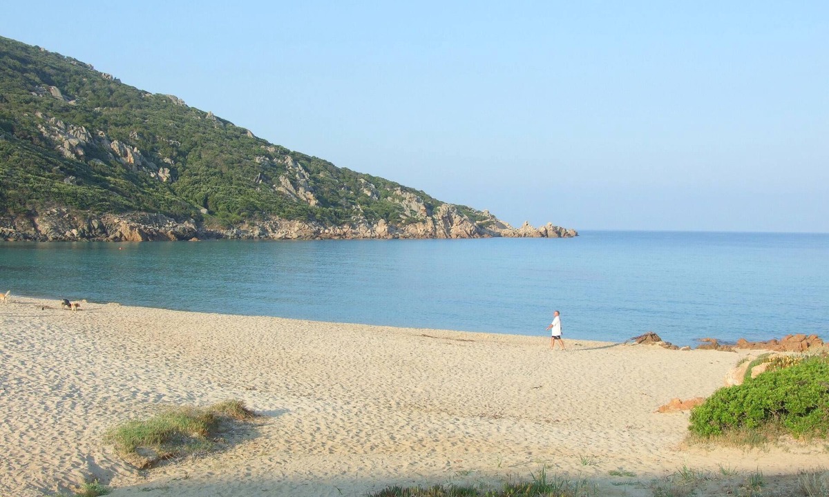 Tizzano Apartment | Apartment ideally located facing the sea, on the beach of Tizzano in Southern Corsica