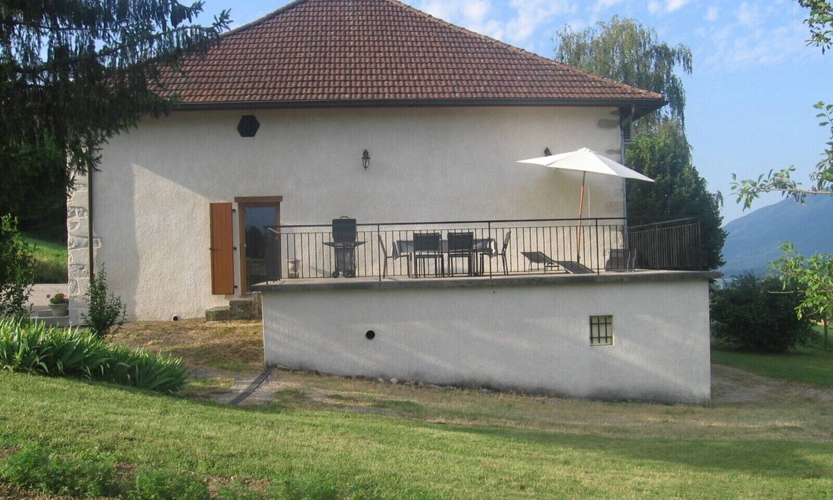 Seyssel Apartment | Apartment 'La Fontaine Bénite' with Private Terrace, Wi-Fi and Air Conditioning