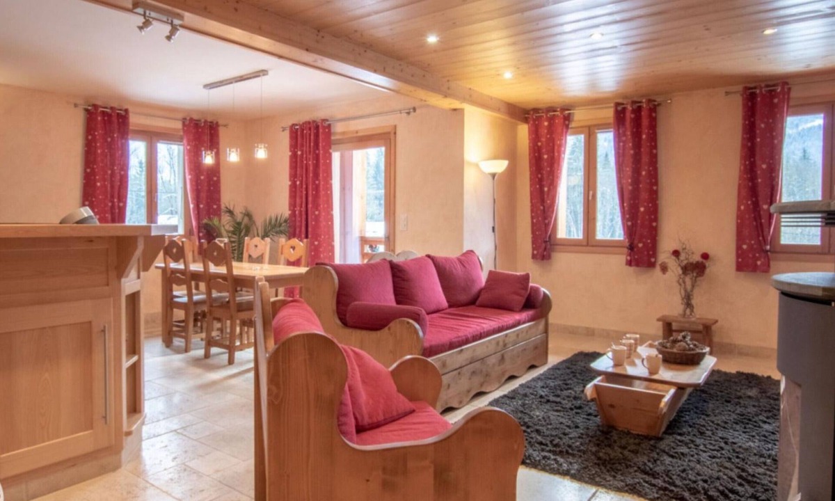 Taninges Apartment | Apartment 'La Grange - 4 Pers' with Mountain View, Private Garden and Wi-Fi