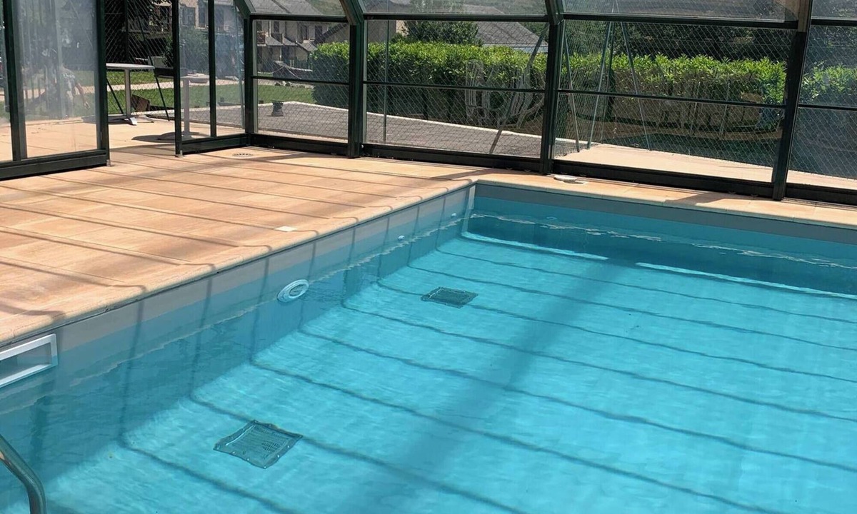 Bielle Apartment | Apartment 'La Suite Unique Belle Vue - Jardin' with Mountain View, Shared Pool and Wi-Fi