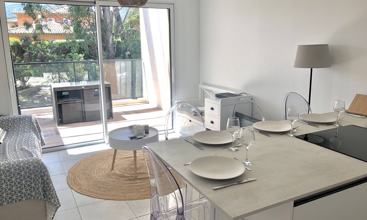La Croix-Valmer Apartment | Appartement Dans Résidence Avec Piscine, à 300m de la Plage du Débarquement
