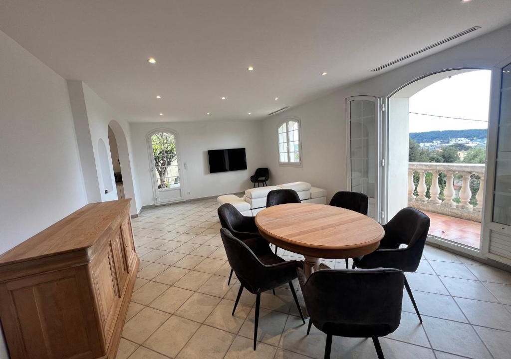 La Valette-du-Var Apartment | Appartement haut de Villa