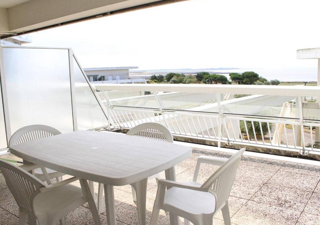 La Rochelle Apartment | Appartement La Rochelle, 1 pièce, 2 personnes - FR-1-246-27