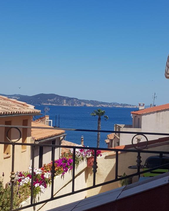 La Ciotat Apartment | Appartement T3 duplex centre historique vue mer