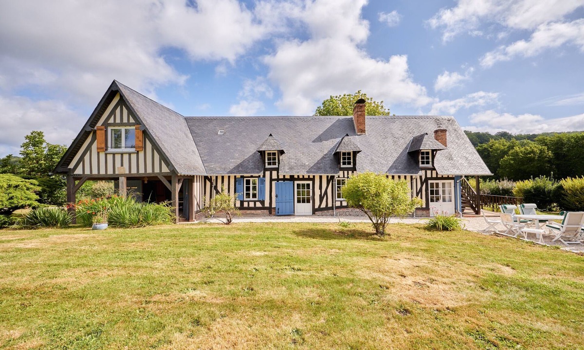 Livarot-Pays-d'Auge House | Au Cèdre Bleu - Longère avec Grand Jardin