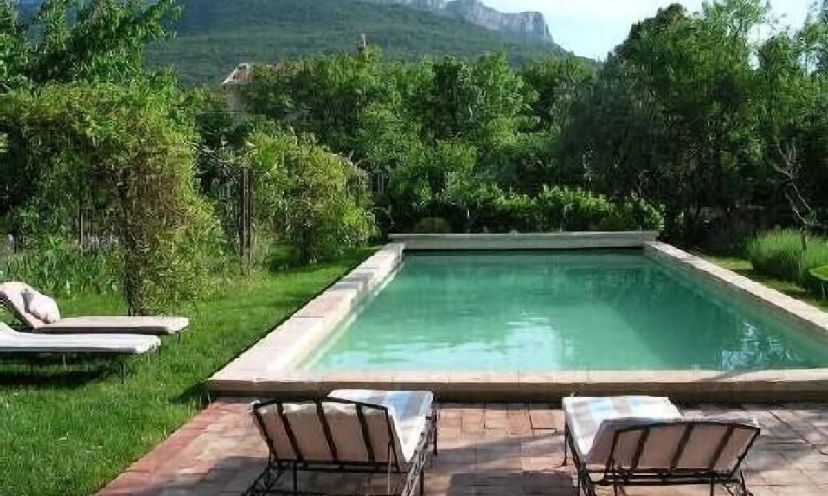 Pourcieux House | Authentic farmhouse with large swimming pool, near Aix en Provence