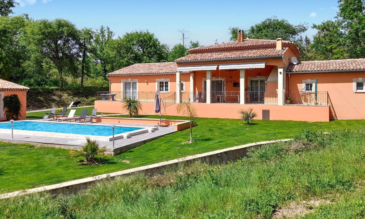 Villecroze House | Awesome home in Villecroze with WiFi