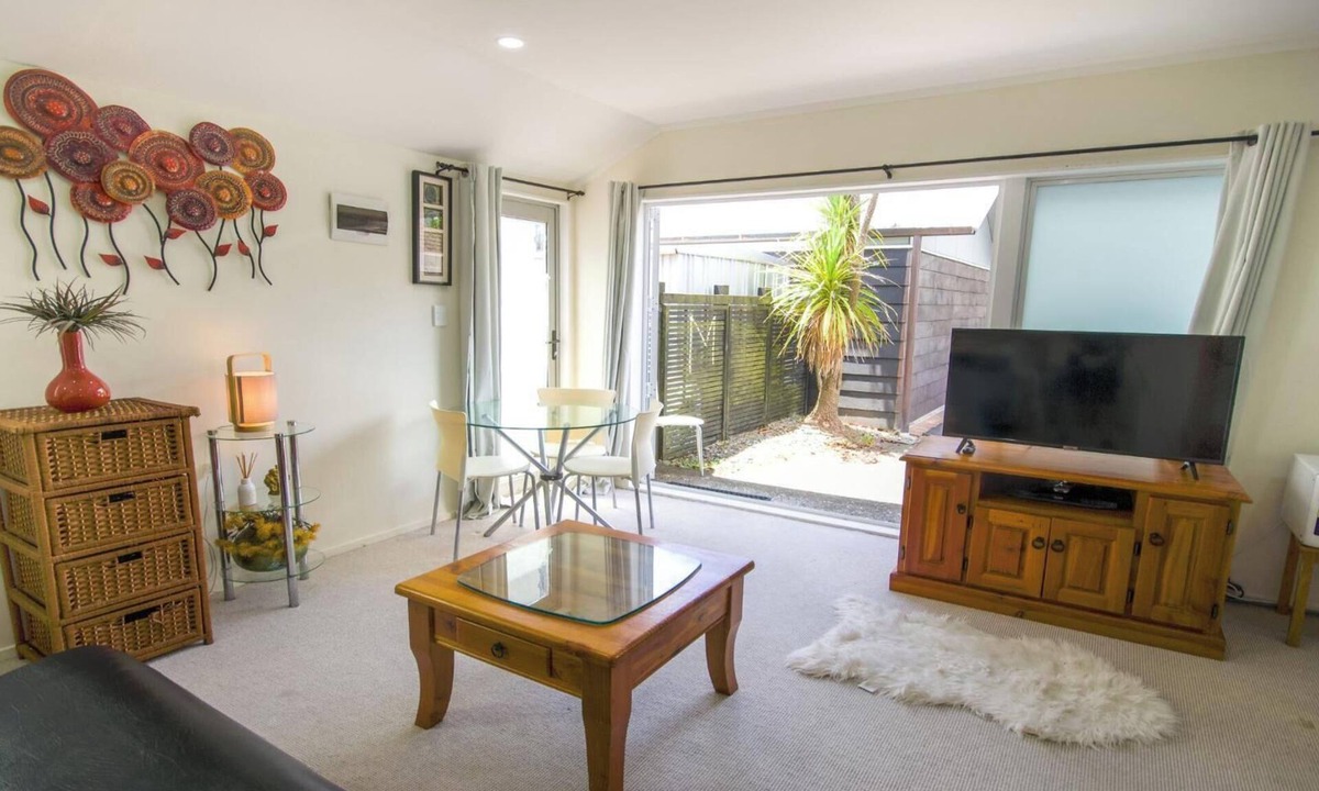East Tamaki Apartment | Beautiful & Bright Studio APT