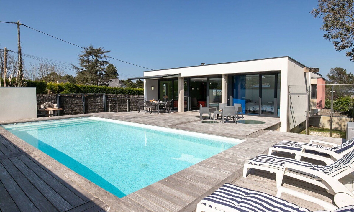 Finistere House | Beautiful private villa for 6 people with WIFI, hot tub, private pool, TV, terrace and pets allo.