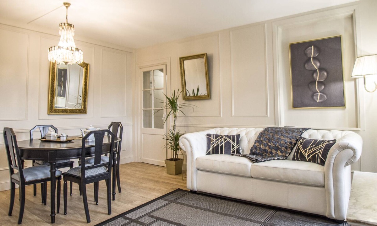 Carmes Apartment | Beautiful renovated apt on the banks of the Garonne