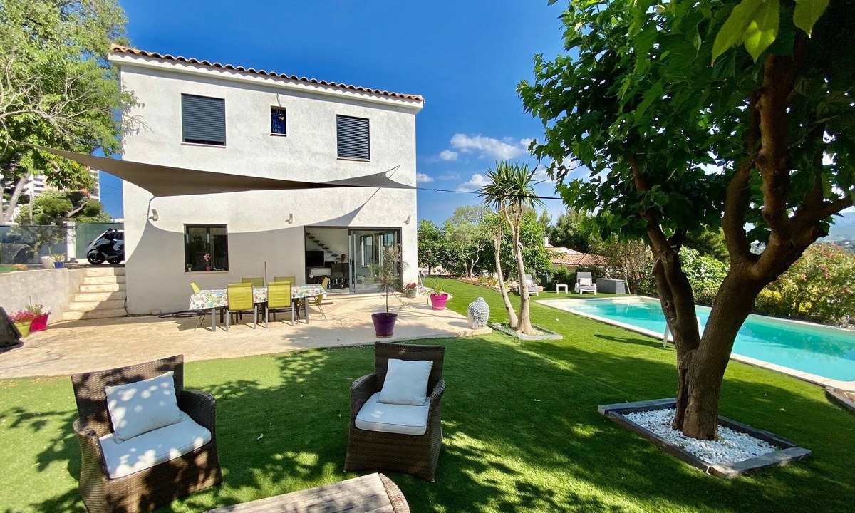 Les Olives Villa | Beautiful Villa Moderne in Marseille close to all tourist attractions