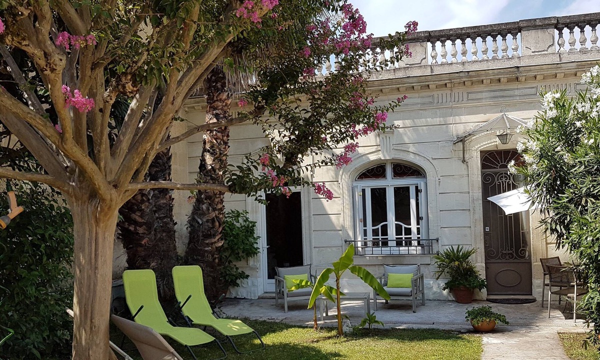 Saint Augustin House | BORDEAUX: Charming luxury house 4* 100m2 garage near tram shops
