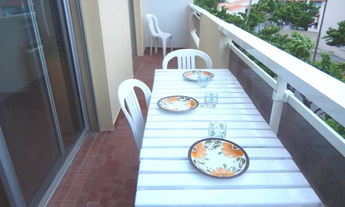 Port-la-Nouvelle Apartment | Bright 2-Bedroom Apartment with Balconies, 250m from Beach