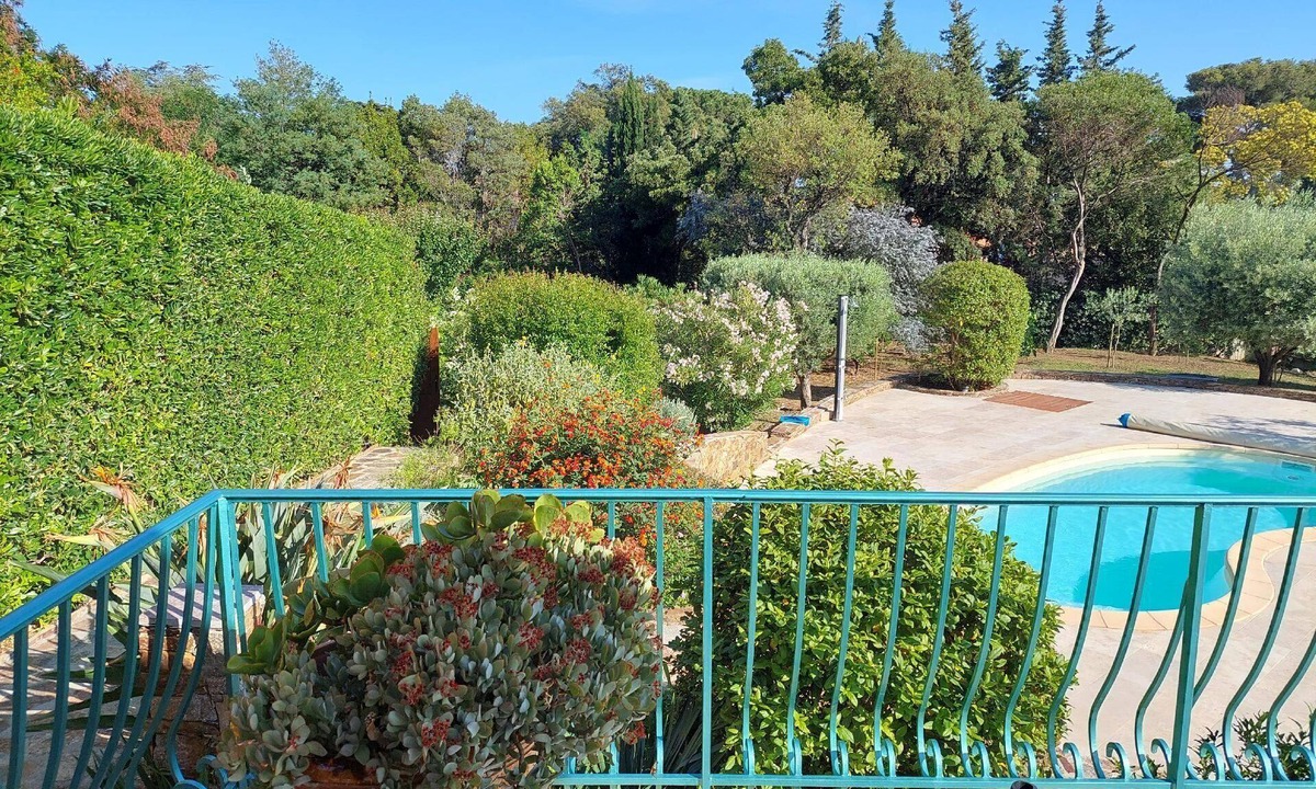 Plage de la Garonnette House | Bright House in Sainte-Maxime with Private Pool