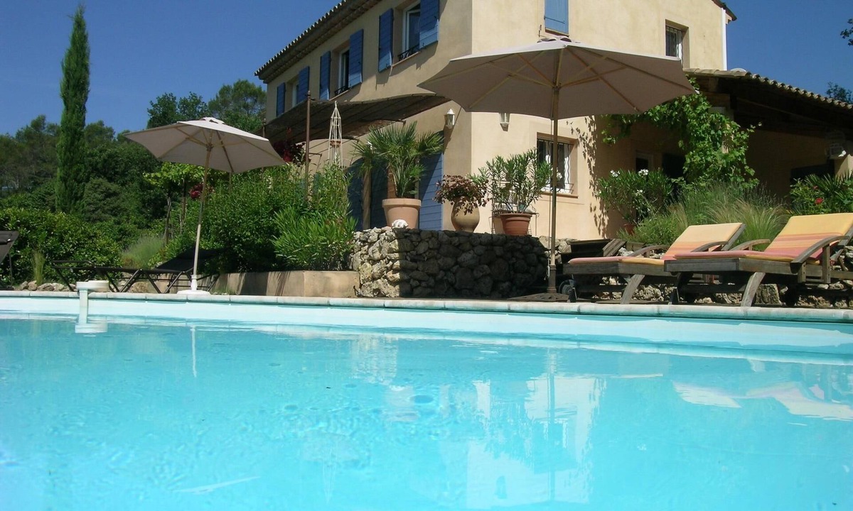 Lorgues Villa | Bright Provencal farmhouse in Lorgues in quiet countryside with swimming pool and large garden