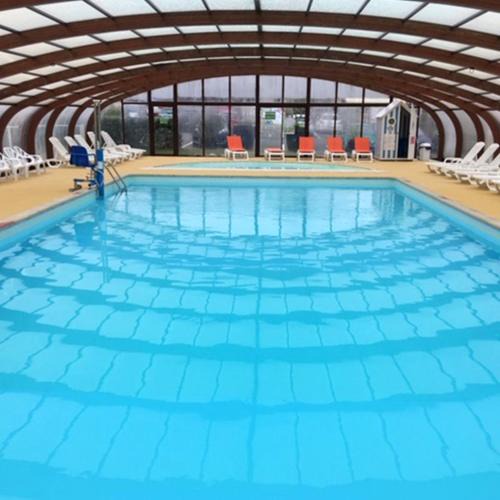 Coulanges House | Bungalow confortable à Onzain avec piscine partagée.