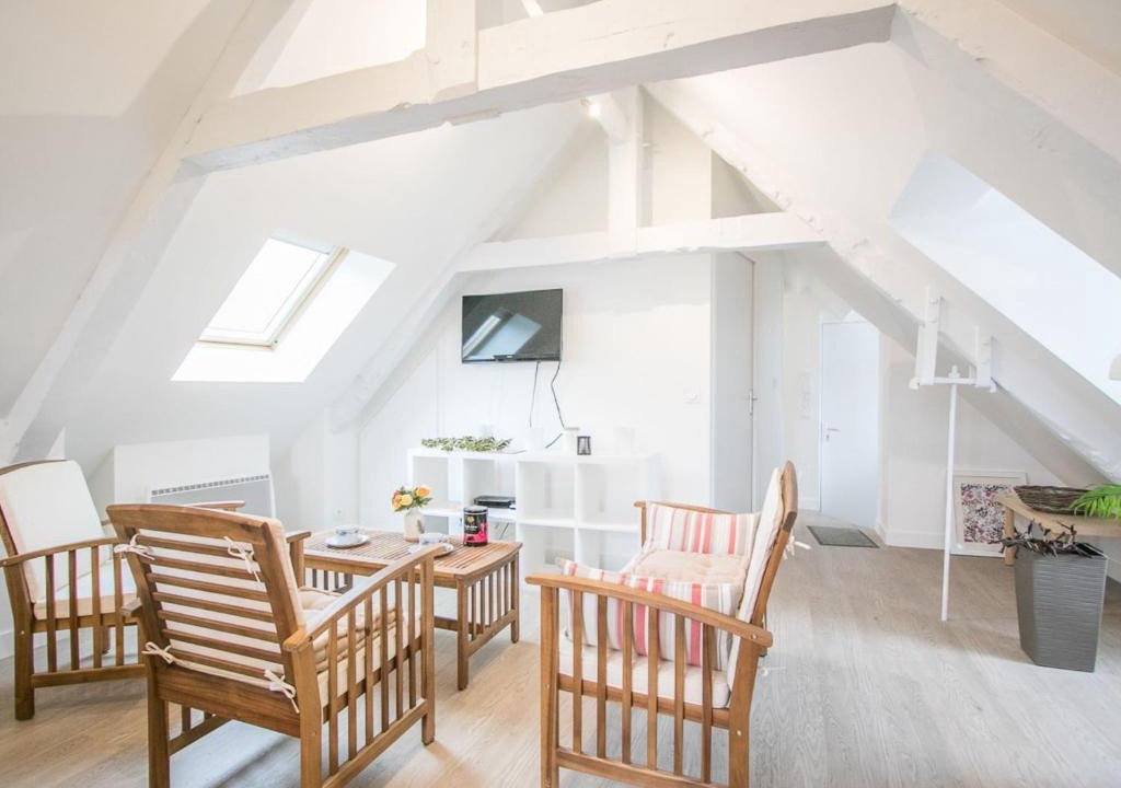 Bayeux Apartment | Calm and comfortable apartment in Bayeux, 9km from the beach