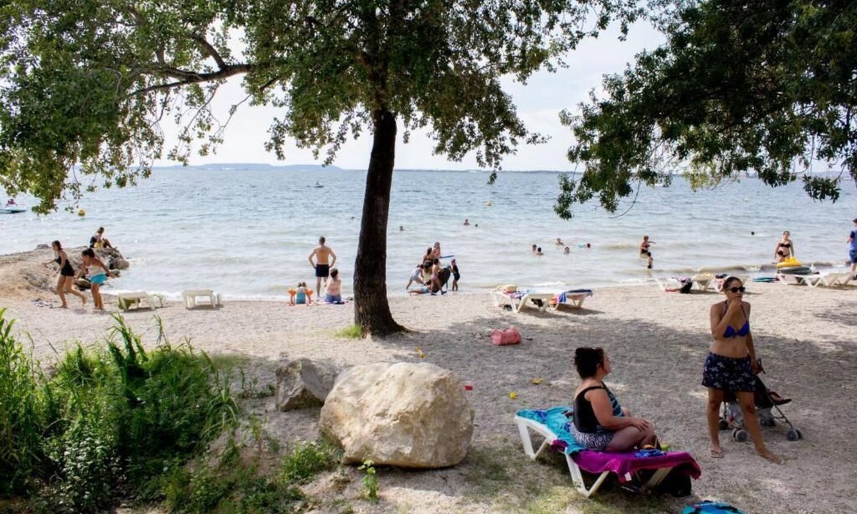 Vitrolles RV Rental | Camping Marina Plage