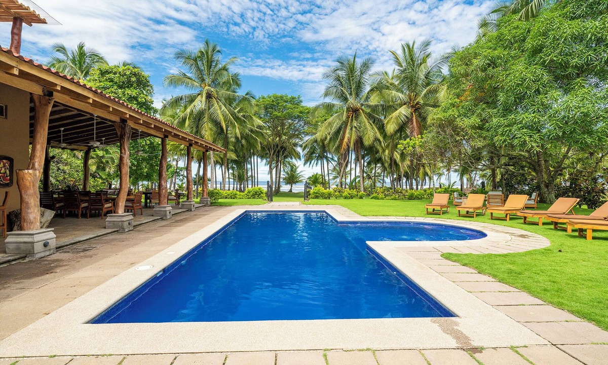 Playa Coyote Resort | Casa TiaCai Beachfront Resort in charming Costa De Oro/Bejuco District