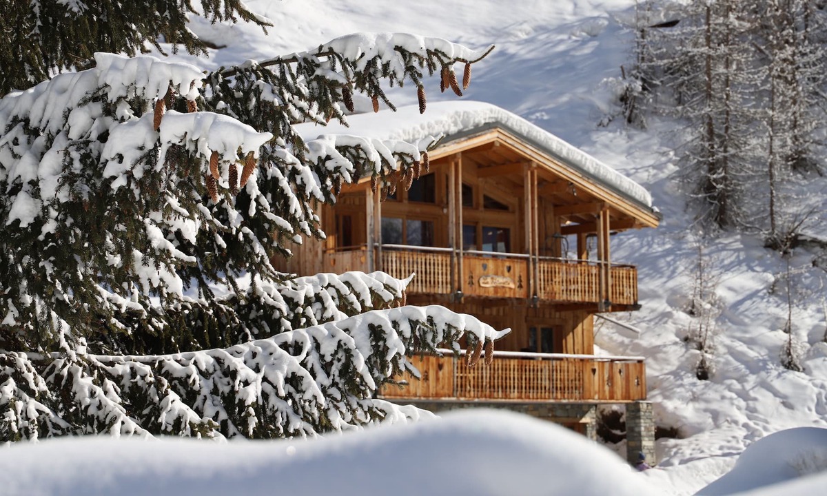 Les Brevieres Ski Chalet | Chalet La Fontanette, Sauna, Jacuzzi, 300 m from the slopes.