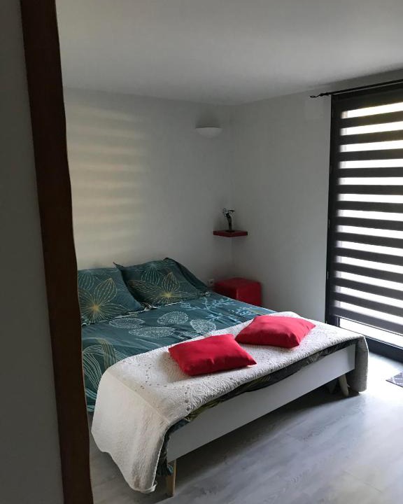 La Chapelle-dʼAngillon House | Chambre indépendante privée avec salle de bain
