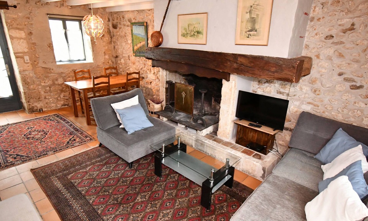 Soyaux House | Charmant Gîte de 3 Chambres Près de la Piscine, Super Terrasse