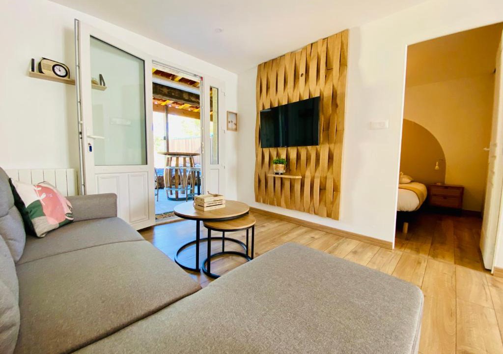 Julienne Apartment | Charmante MAISON Lumineuse, Chaleureuse et confortable