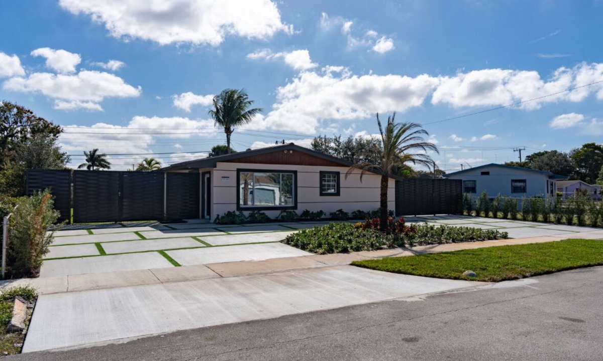 Miami Gardens House | Charming 3-bedroom 3 Bath house in Miami Gardens with AC, WiFi